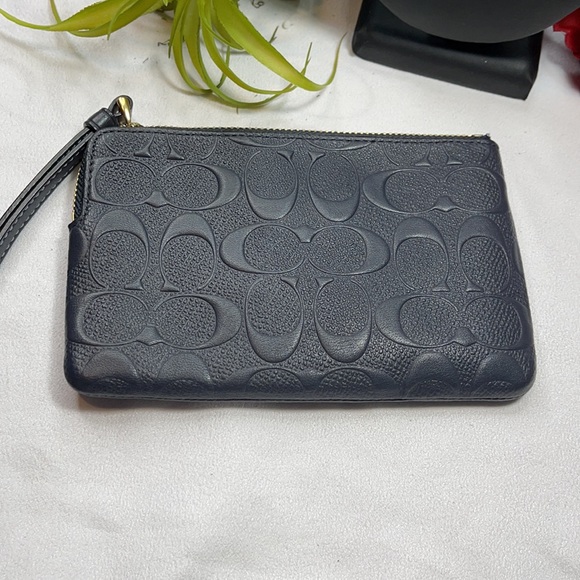 Coach wristlet zip wallet leather signature C’s - Picture 4 of 8